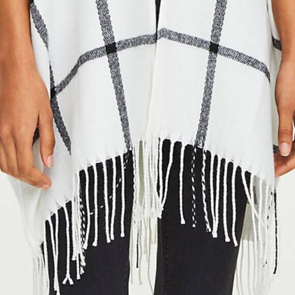 LOFT White Plaid Fringe Wrap Scarf - Picture 2 of 6